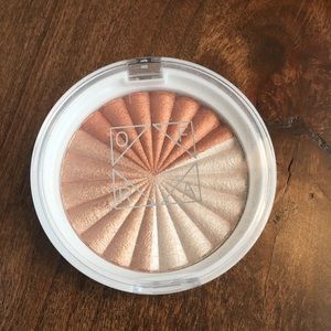 Ofra Cosmetics x NikkiTutorials highlighter